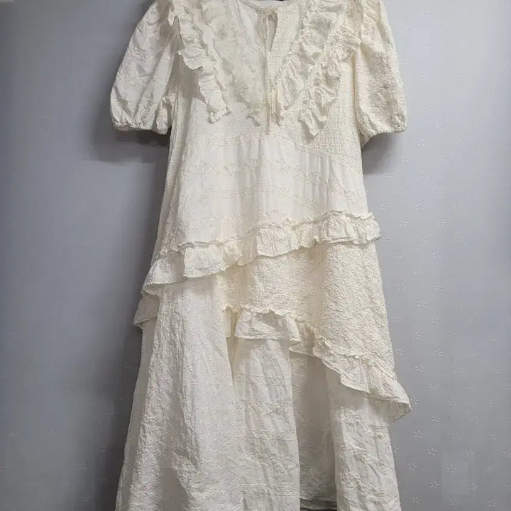[BUNJANG] Ivory Punching Lace Frill Long Dress / 66)아이보리 펀칭 레이스 프릴 롱 원피스