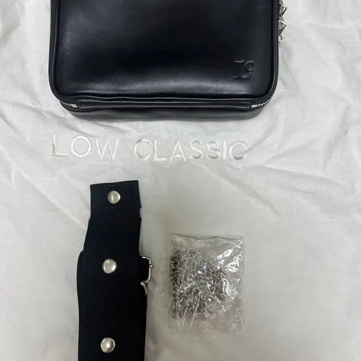 [BUNJANG] Low Classic Mini Bag / 로우클래식 미니백 새상품 3만원