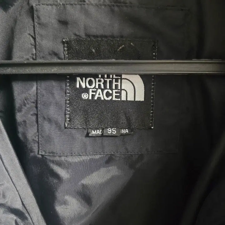 [BUNJANG] The North Face Black Windbreaker Jacket / 노스페이스 블랙 바람막이 자켓