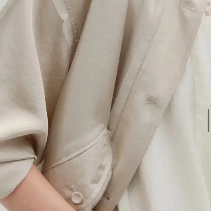 [BUNJANG] Salty Pebble Glossy Field Jacket Beige / 솔티페블 글로시 필드 자켓 베이지