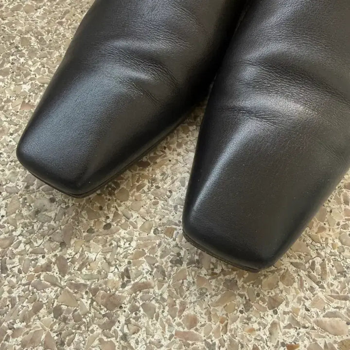 [BUNJANG] The Row Black Square Toe Flat Shoes Size 36 / 더 로우(THE ROW) 블랙 스퀘어토 플랫 슈즈 36사이즈