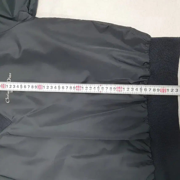 [BUNJANG] Christian Dior Black V-Neck Warm-up Windbreaker Jacket / 크리스찬디올 웜업 브이넥 바람막이 자켓 블랙 105