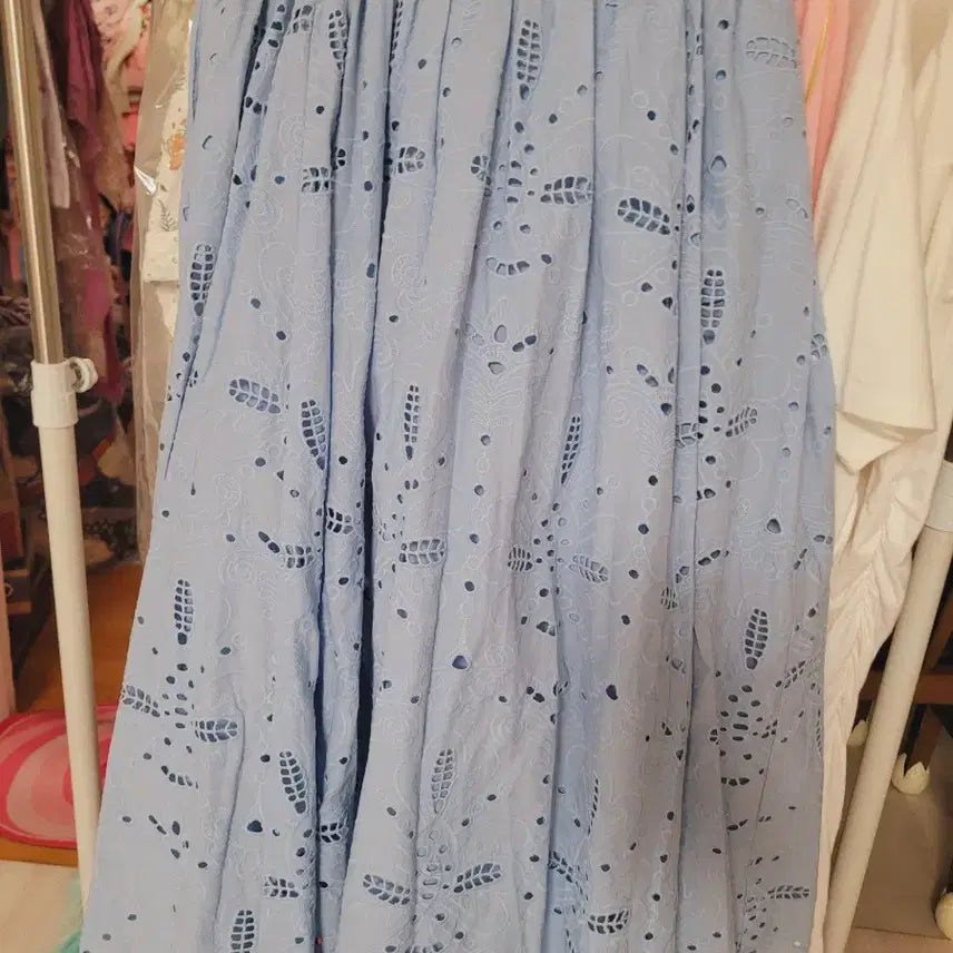 [BUNJANG] Zara Sky Blue Eyelet Punching Long Skirt - Size S / 하늘색 아일렛 펀칭 롱 스커트 자라s
