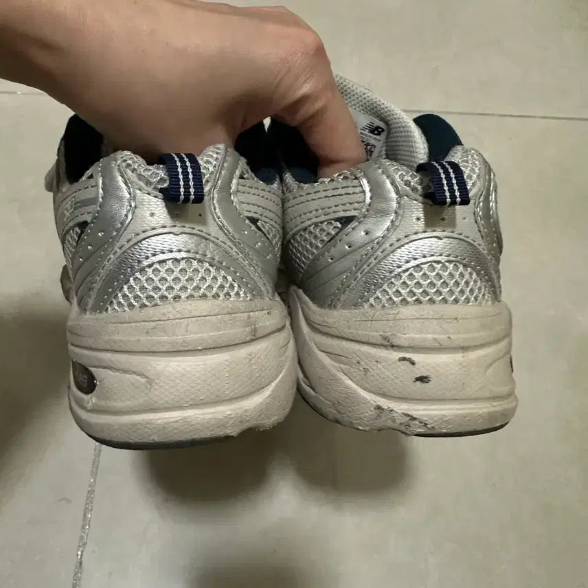[BUNJANG] New Balance 530 Sneakers / 뉴발란스 530 (225)