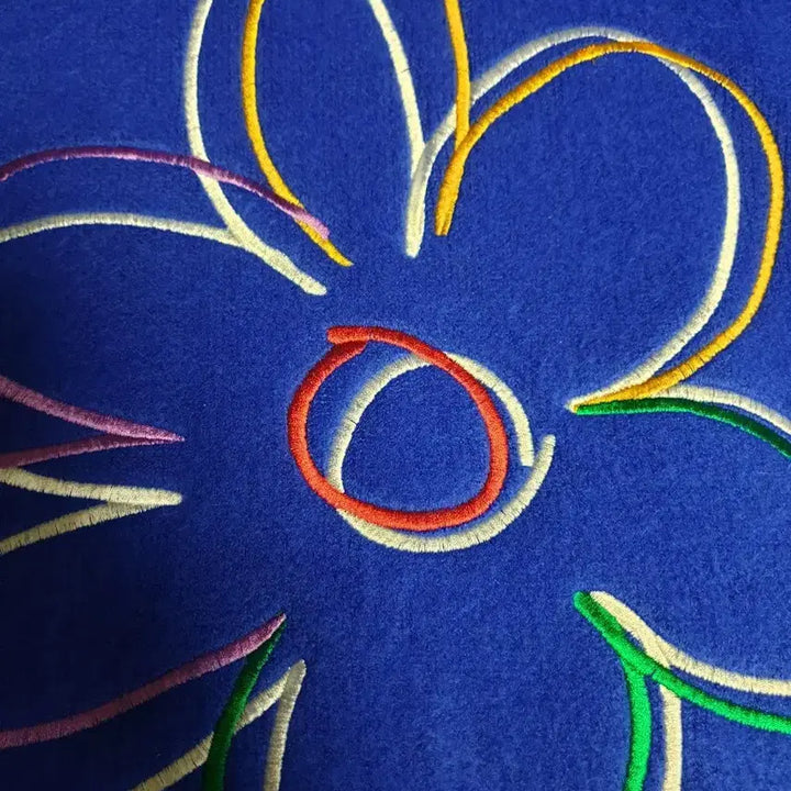[BUNJANG] OWN Flower Embroidered Brushed Heavy Knit Blue / OWN 플라워 자수 브러쉬드 헤비 니트 블루 (F)