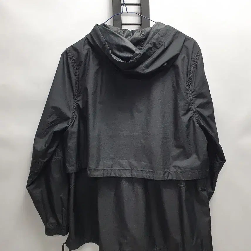 [BUNJANG] Nike Essential Repel Woven Hooded Jacket Black / 나이키 바람막이 에센셜 리펠 우븐 후드 자켓 블랙 L