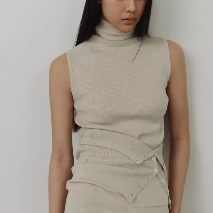 [BUNJANG] Kerier High-Neck Sleeveless Rib Knit Top / 케리에르 HIGH-NECK SLEEVELESS RIB KNIT TOP