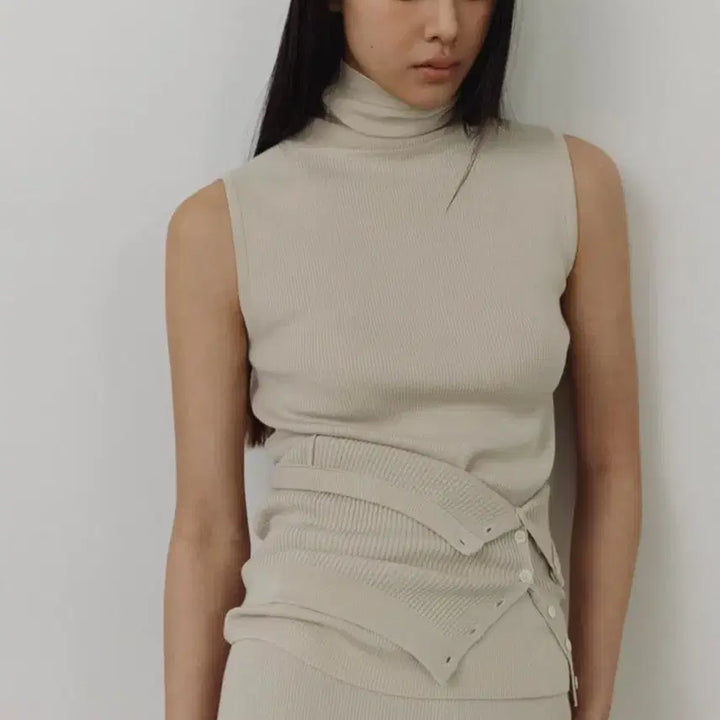 [BUNJANG] Kerier High-Neck Sleeveless Rib Knit Top / 케리에르 HIGH-NECK SLEEVELESS RIB KNIT TOP