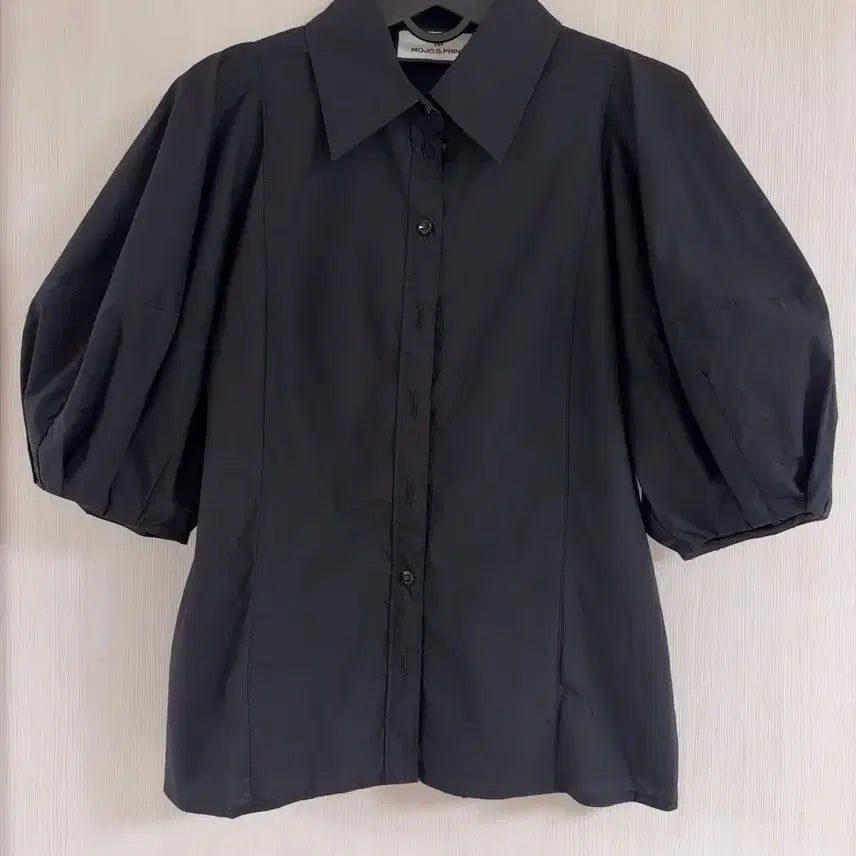 [BUNJANG] MOJO.S.FINE Black Collar Neck Puff Sleeve Blouse / 모조에스핀 카라넥 퍼프소매 블라우스 블랙