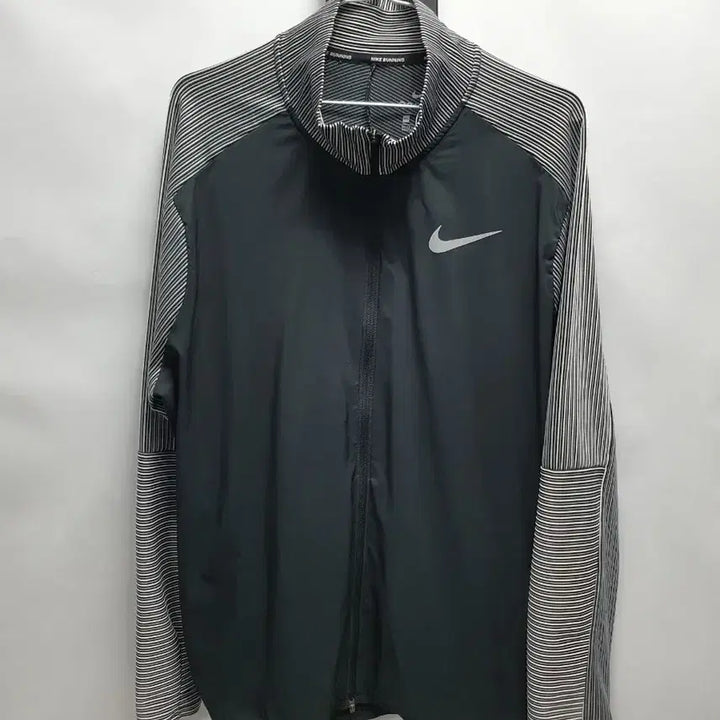 [BUNJANG] Nike Element Future Fast Running Hybrid Jacket Black XXL / 나이키 바람막이 엘리멘트 퓨처 패스트 러닝 하이브리드 자켓  블랙 xxl