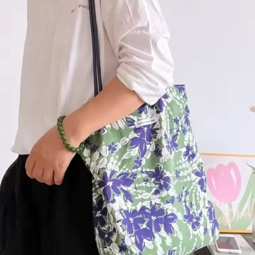 [BUNJANG] Floria Reversible Shoulder Eco Bag / 플라워 패턴 숄더 에코백
