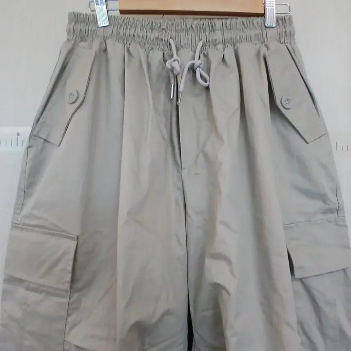 [BUNJANG] Beige Cargo Bermuda Shorts Unisex / 베이지색 카고 버뮤다 바지 공용
