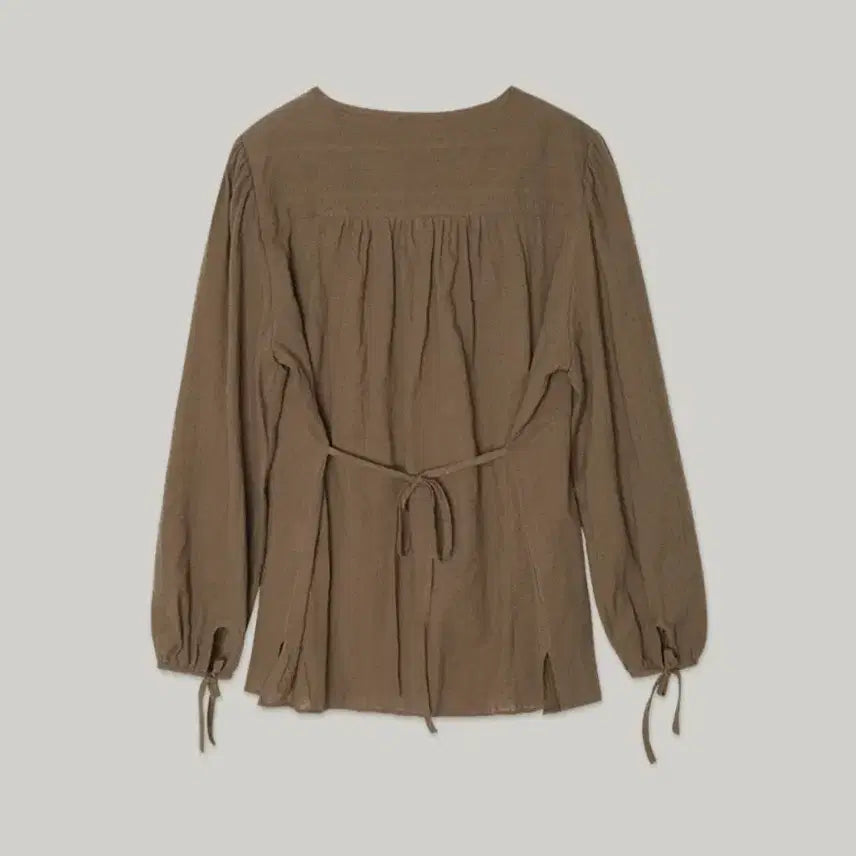[BUNJANG] OurComos Button Tie Back Ribbon Blouse / [새상품] 아워코모스 버튼 타이 뒷리본 블라우스(정가11.3)