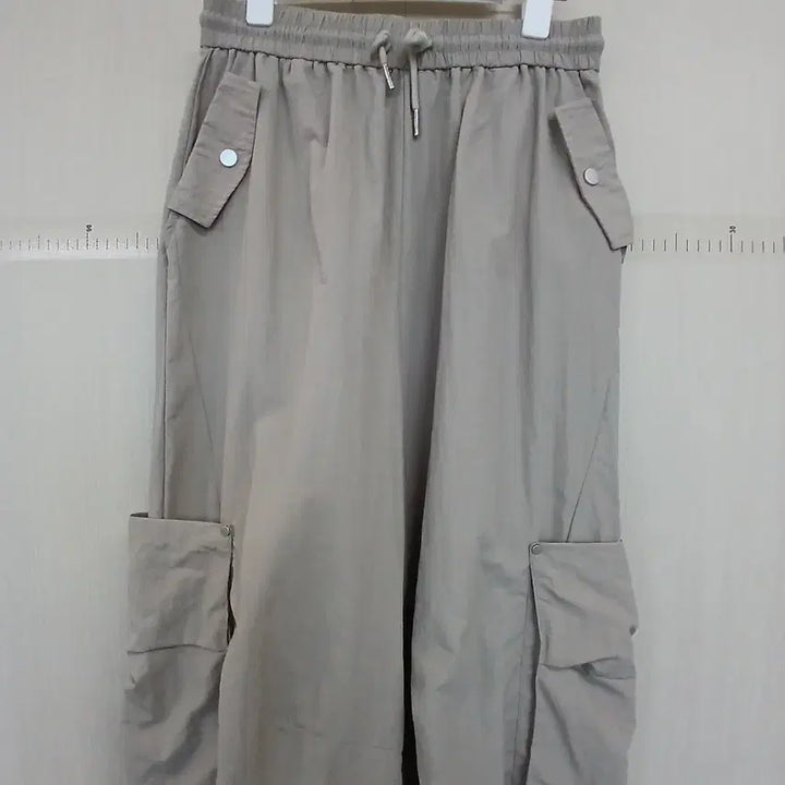 [BUNJANG] Mixxo Beige Cargo Jogger Pants / 믹쏘 베이지색 카고 조거 팬츠