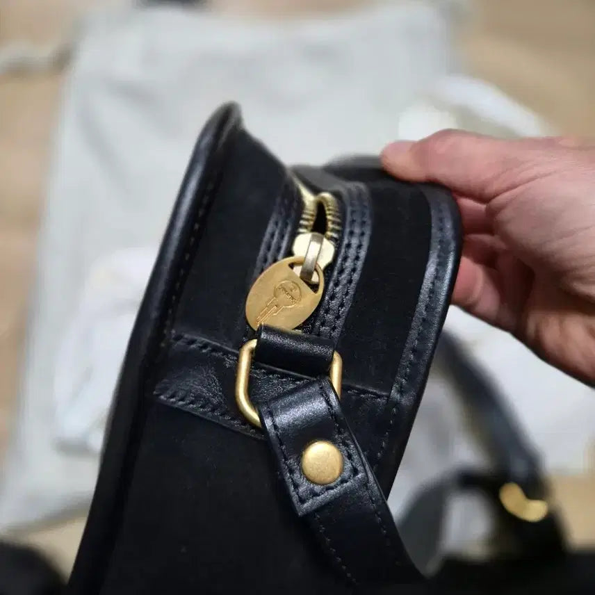 [BUNJANG] Urbanic30 Suede Shoulder Bag / 얼바닉30 urbanic30 크라운 스웨이드 숄더백