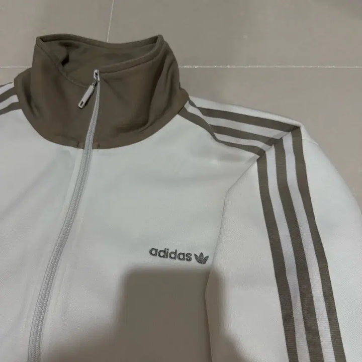 [BUNJANG] Adidas Beckenbauer Track Jacket / 아디다스 베켄바우어 크림화이트 카키 져지 집업