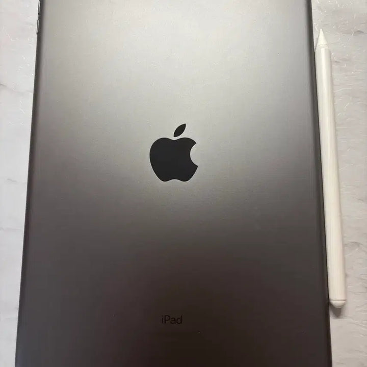 [BUNJANG] iPad 9th Gen 64GB with Stylus / 아이패드9세대64gb+짭펜슬(급처)배터리성능96