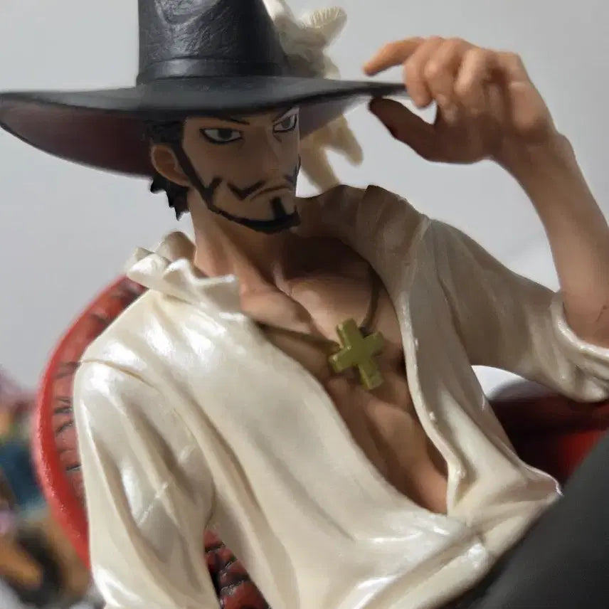 [BUNJANG] One Piece Dracule Mihawk Seated Figure (No Box) / 원피스 미호크 좌상 피규어(노박스)