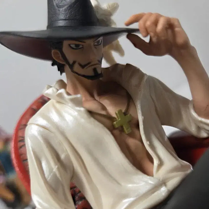 [BUNJANG] One Piece Dracule Mihawk Seated Figure (No Box) / 원피스 미호크 좌상 피규어(노박스)