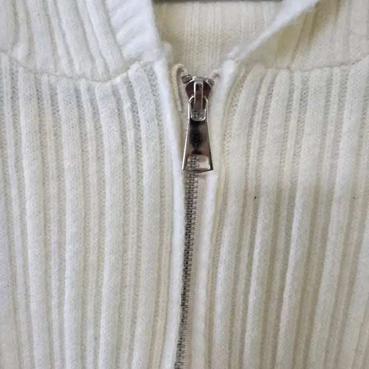 [BUNJANG] Ivory Ribbed Cropped Zip-Up Hoodie / 아이보리 골지 크롭 후드집업