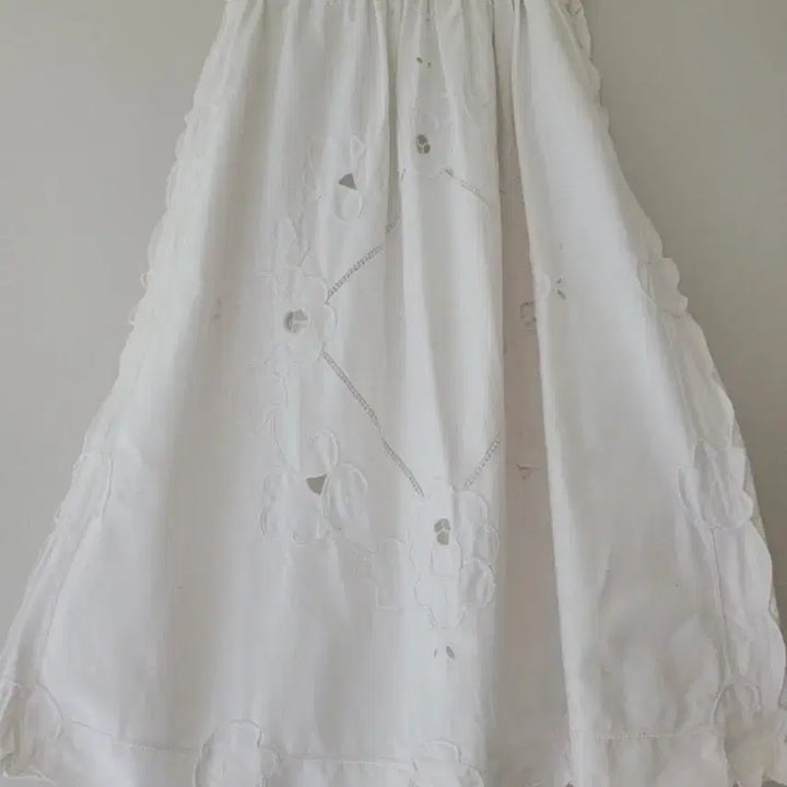 [BUNJANG] White Eyelet Embroidery Midi Skirt / 화이트 아일렛 자수  스커트