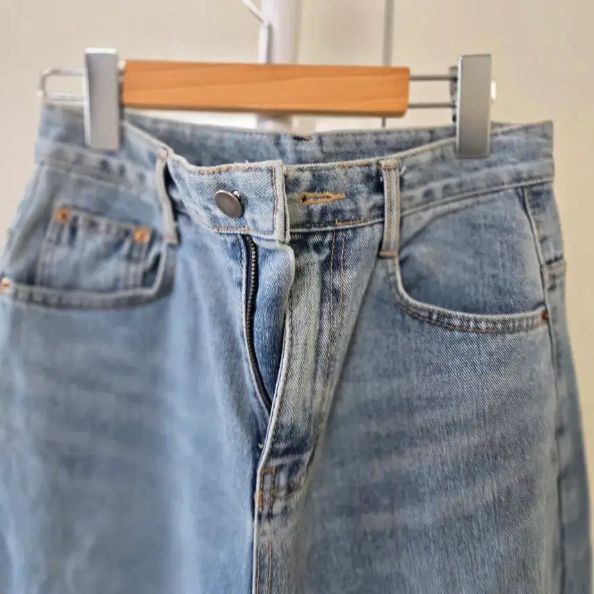 [BUNJANG] Light Wash Distressed Denim Wide Pants / 찢어진 청바지 데님 와이드 팬츠