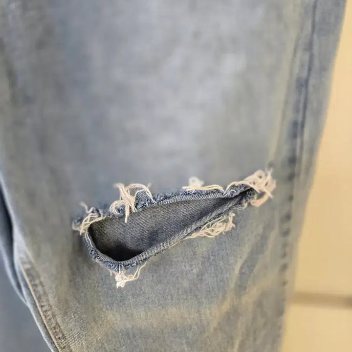 [BUNJANG] Light Wash Distressed Denim Wide Pants / 찢어진 청바지 데님 와이드 팬츠