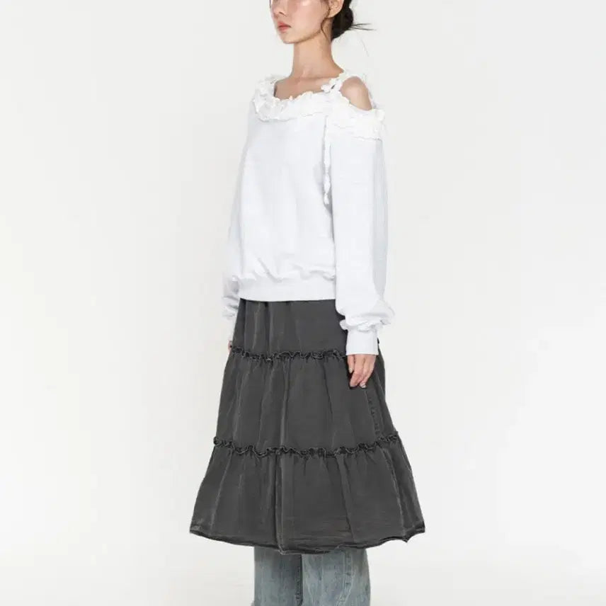 [BUNJANG] High School Disco One Shoulder Frill Sweatshirt / 하이스쿨디스코 원숄더 프릴맨투맨