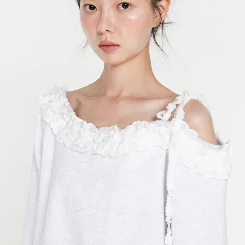 [BUNJANG] High School Disco One Shoulder Frill Sweatshirt / 하이스쿨디스코 원숄더 프릴맨투맨