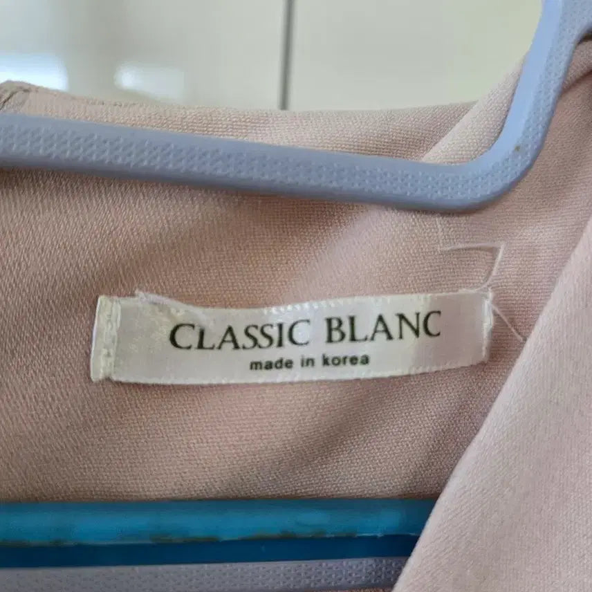 [BUNJANG] V-Neck Puff Sleeve Long Dress Beige / 브이넥 롱 원피스 베이지 퍼프소매