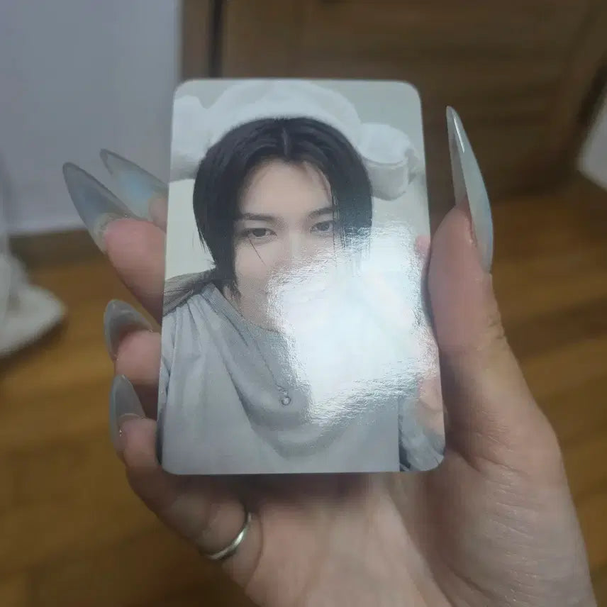 [BUNJANG] Xiumin Everline Lucky Draw Photocard / 롱샷 루이 에버라인 럭드 양도