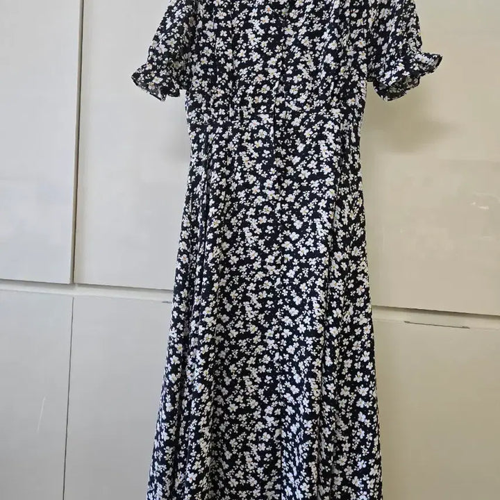 [BUNJANG] Flower Pattern Black Long Dress / 플라워 패턴 블랙 롱 원피스