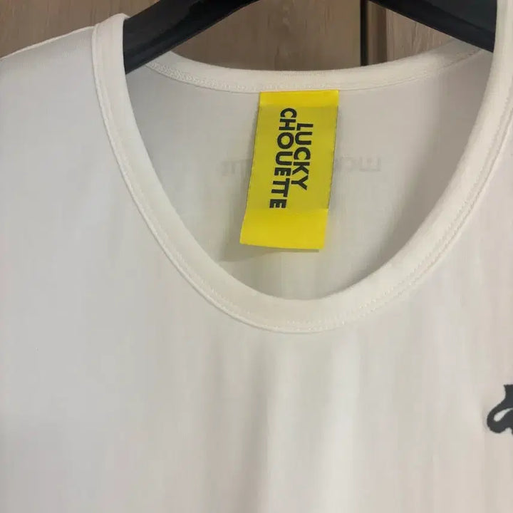 [BUNJANG] Lucky Chouette U-Neck Short Sleeve T-Shirt / 럭키슈에뜨 반팔 U넥 티셔츠 전국 조기완판 품절 희소가치