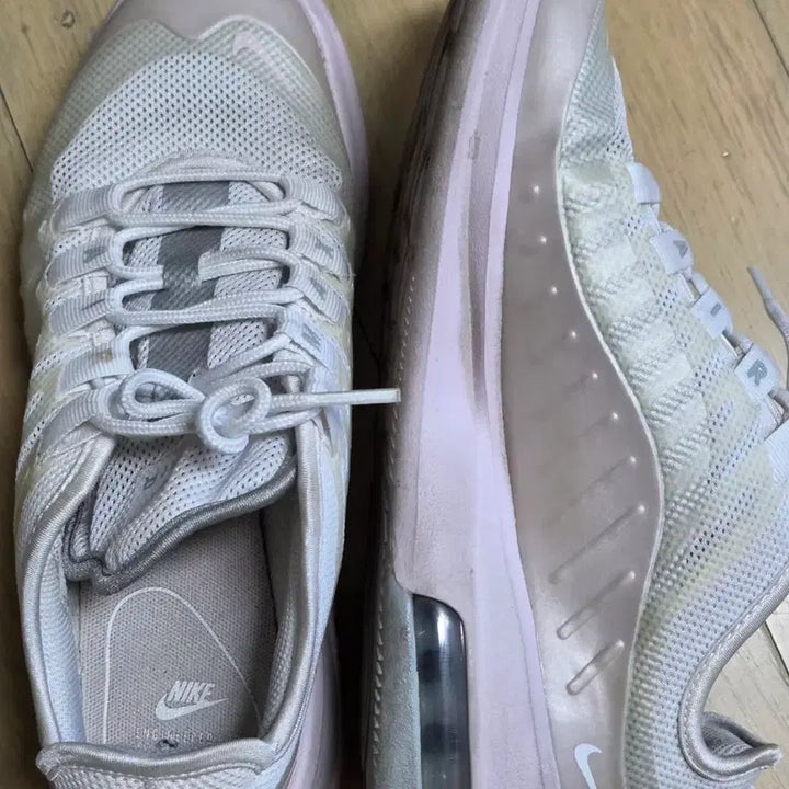 [BUNJANG] Nike Air Max Axis White 240mm Sneakers / 나이키 에어맥스 엑시스 240mm 화이트