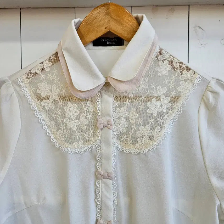 [BUNJANG] HUDSON Honey Lace Ribbon Blouse / 레이스 리본 블라우스
