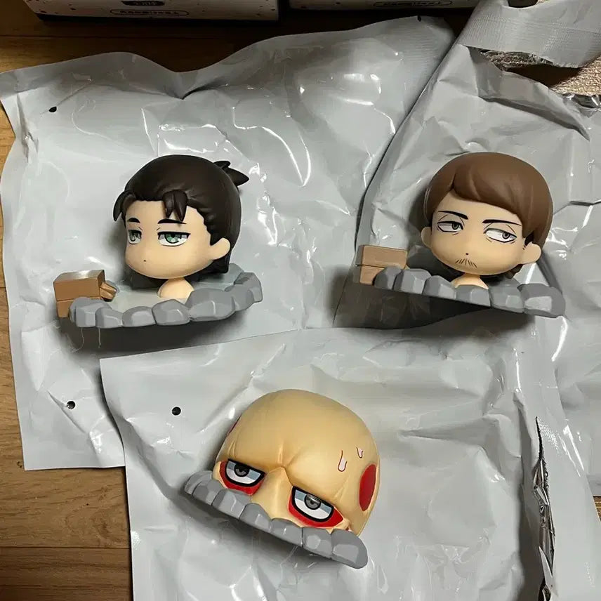[BUNJANG] Attack on Titan Onsen Figure Bundle Set (Eren, Jean, Colossal Titan) / 진격의거인 온천피규어 에렌+쟝+초대형거인 일괄판매