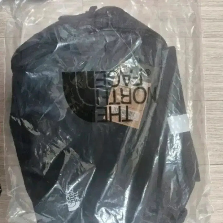 [BUNJANG] The North Face Travel Crossbody Bag M Black / 노스페이스 트래블 크로스백 M 블랙 새상품