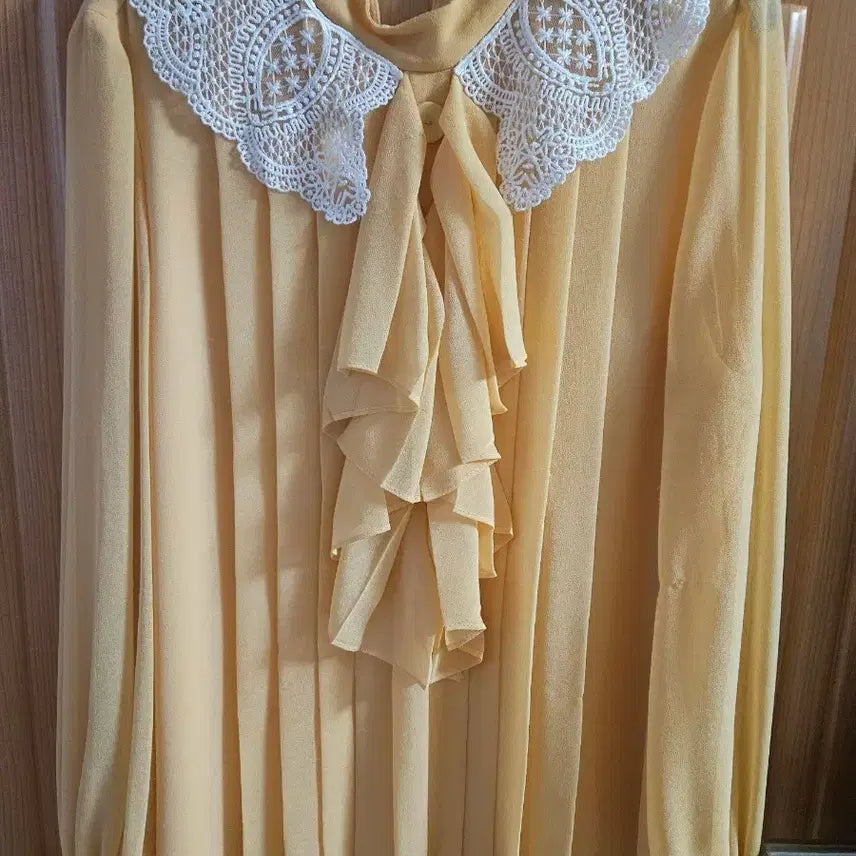 [BUNJANG] MOJO.S.FINE Lace Collar Blouse / 모조에스핀 블라우스 레이스카라
