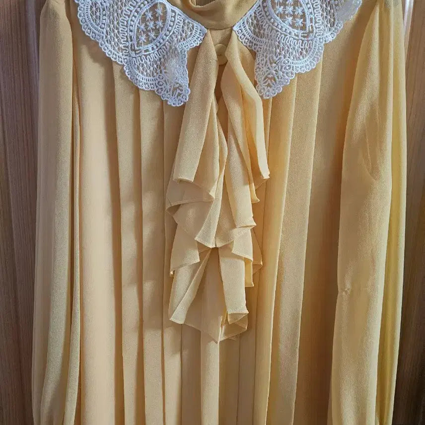[BUNJANG] MOJO.S.FINE Lace Collar Blouse / 모조에스핀 블라우스 레이스카라
