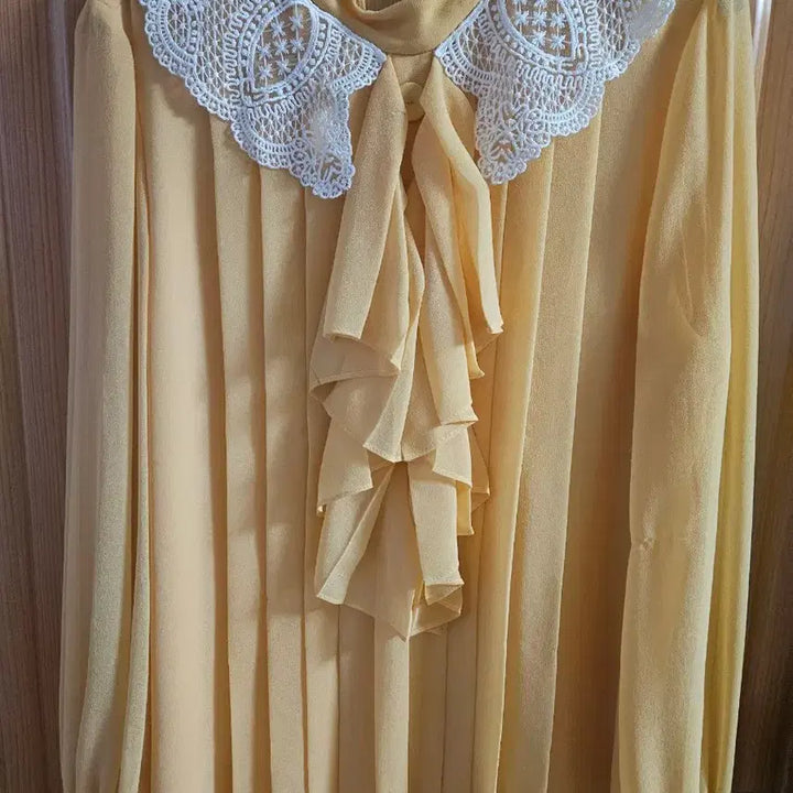 [BUNJANG] MOJO.S.FINE Lace Collar Blouse / 모조에스핀 블라우스 레이스카라