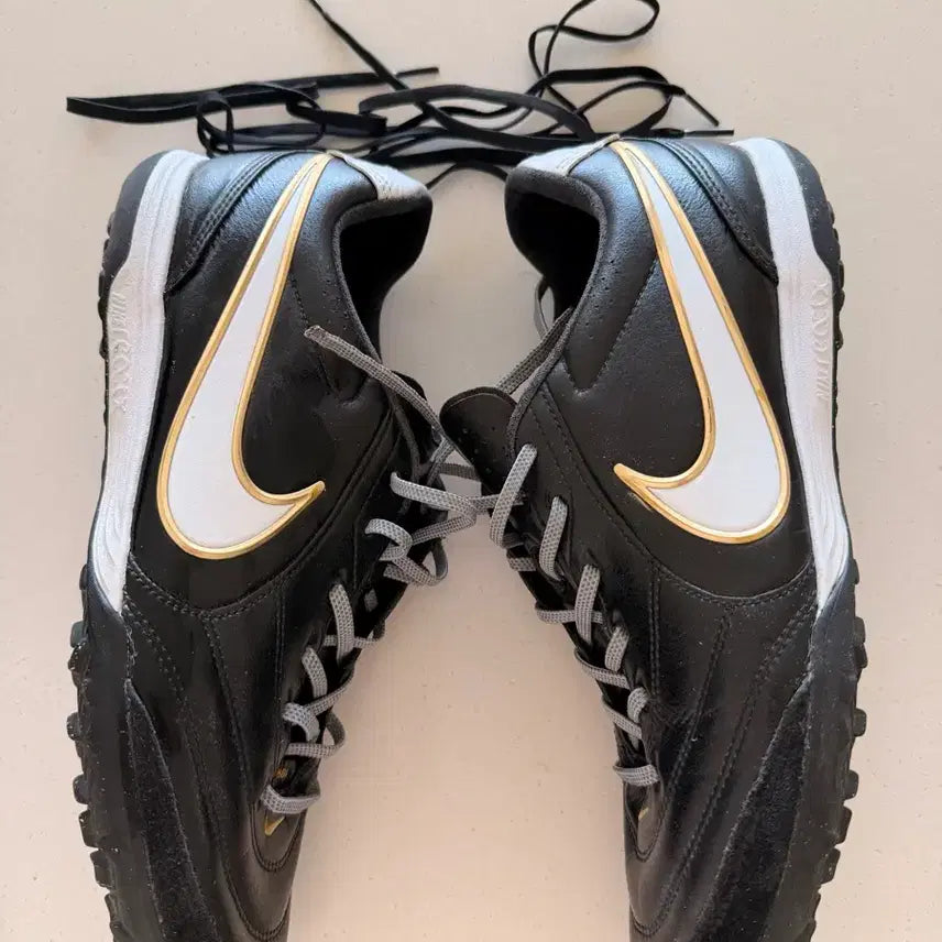 [BUNJANG] Nike RhyGeri Pro TF 295mm Black Gold / 티엠포 리게라 프로tf 검골 295mm