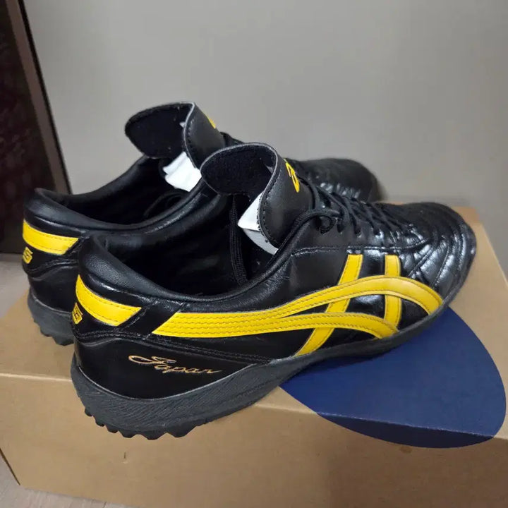 [SOLD OUT] 아식스 C3 TF 풋살화