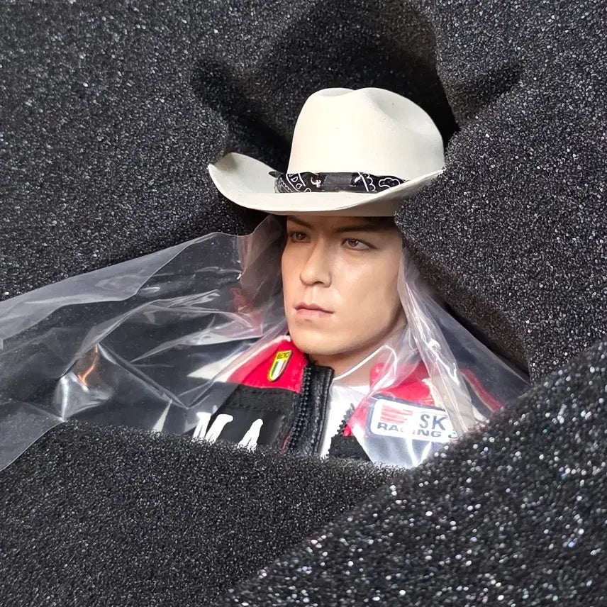 [BUNJANG] Big Bang TOP 1/6 Scale Action Figure Limited Edition 10th Anniversary / 빅뱅 탑 1/6 액션 피규어 한정판 10주년 기념피규어