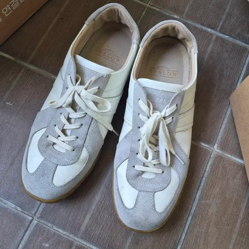 [BUNJANG] BESLOW German Military Suede Sneakers White / BESLOW 비슬로우 독일군 스웨이드 스니커즈 화이트