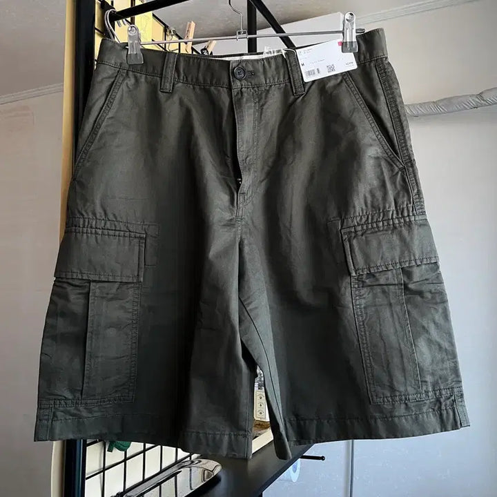[BUNJANG] Uniqlo JW Anderson Cargo Shorts (M) / 유니클로 카고쇼트팬츠 /m사이즈/새상품/jw앤더슨