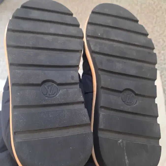 [BUNJANG] Louis Vuitton Padded Boots Black / 루이비통 패딩 부츠 블랙