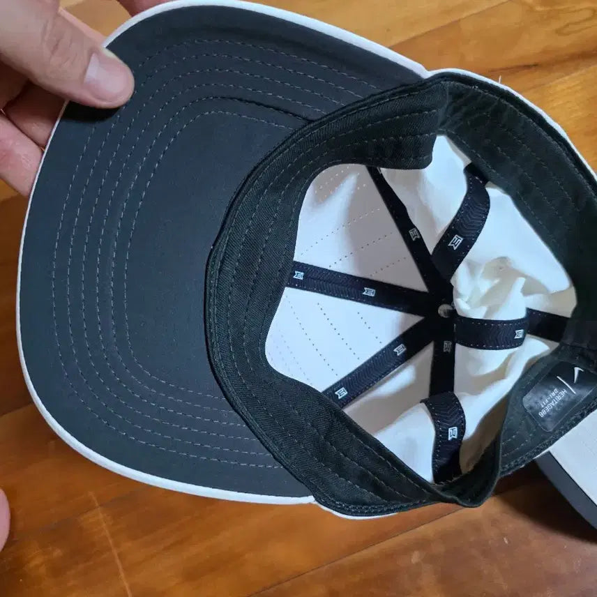 [BUNJANG] Nike Tiger Woods TW White Ball Cap Hat / 나이키 타이거우즈 TW 화이트 볼캡 모자