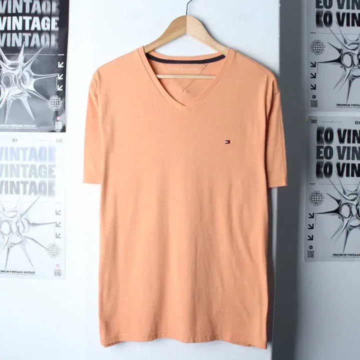 [BUNJANG] Tommy Hilfiger V-Neck T-Shirt Orange / (L-XL) 타미힐피거 반팔 티셔츠 브이넥 주황 기본-769E