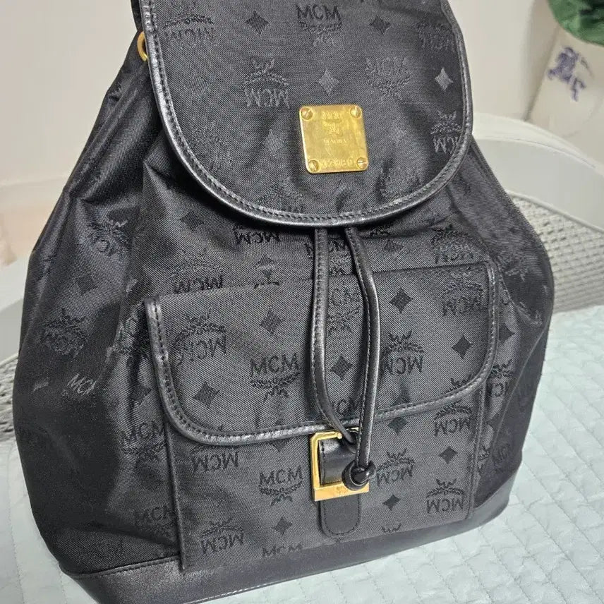 [BUNJANG] MCM Black Logo Backpack / MCM 블랙 로고 백팩