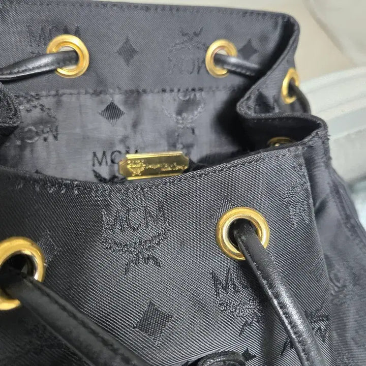 [BUNJANG] MCM Black Logo Backpack / MCM 블랙 로고 백팩